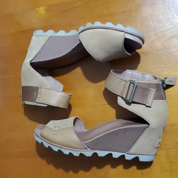 SOREL Joanie II Ankle Strap, Zipper Back Sandals Size 39 EUR