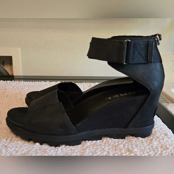 Sorel Joanie ll Ankke Strap Black Wedge Sandals