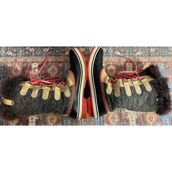 Sorel Tofino tall winter herringbone boots in GUC. Size 9.5