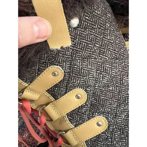 Sorel Tofino tall winter herringbone boots in GUC. Size 9.5