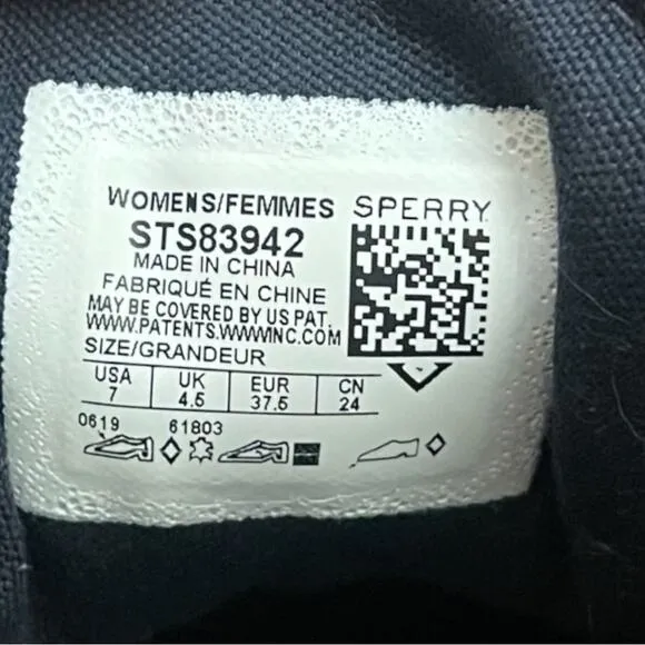 Sperry Women's Saltwater 2-Eye Nubuck Duck Boots Navy Blue Size 7