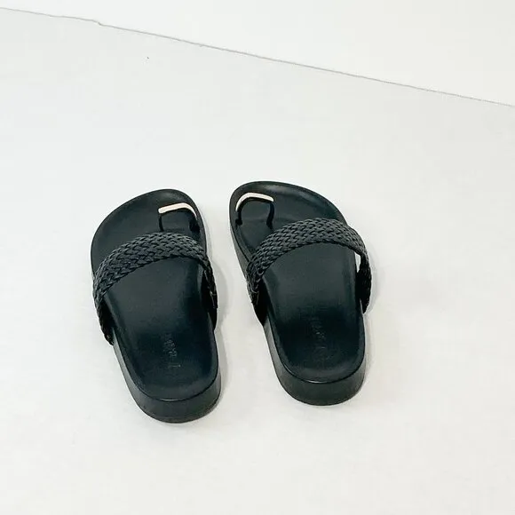 Steve Madden NWB Sz 7 Black  Somona Toe Loop  Leather Sandals