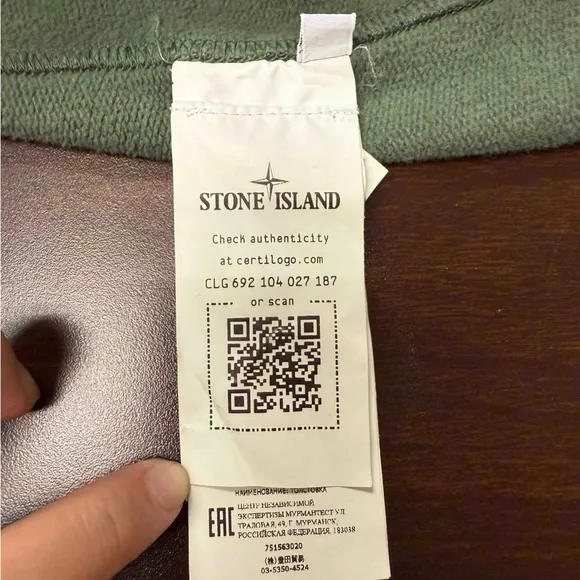Stone Island-Green Emblem Crewneck Sweatshirt-M | Retail Price: $290