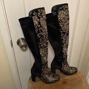 Stuart Weitzman Alljill Sequin Black Velvet 5050 Knee High Heeled go-go Boot