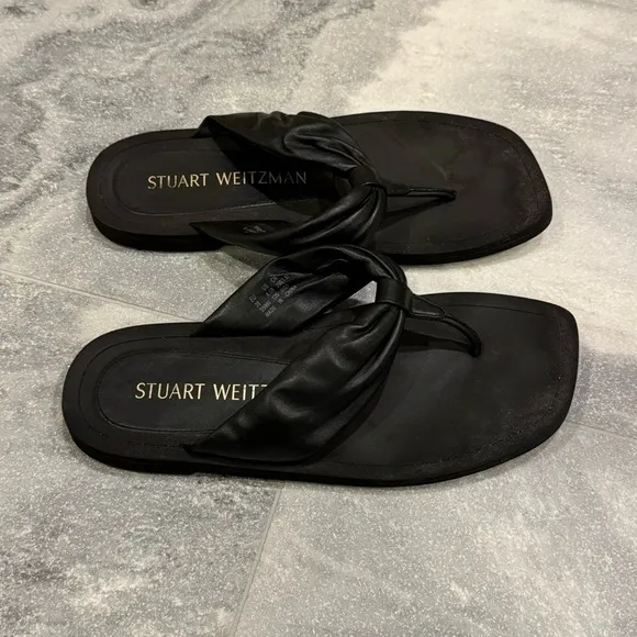 Stuart Weitzman Cassie Black Leather Thong Sandals Size 8.5 / 39 $250 flip flop