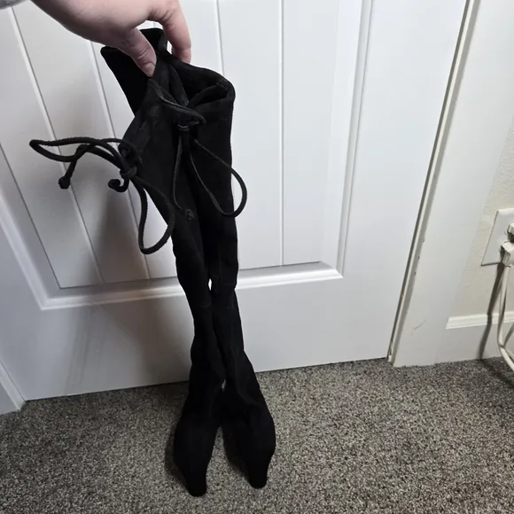 Stuart Weitzman Highland Black Suede Leather Size 9