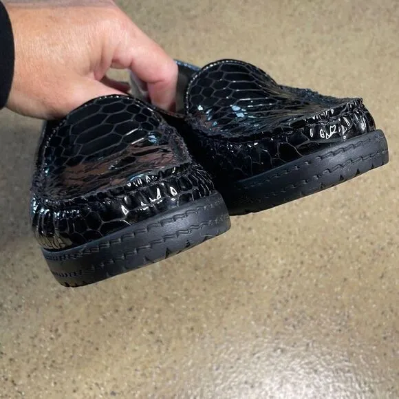 Stuart Weitzman Snake Embossed Patent Leather Moccasin Toe Loafers 7.5 Black