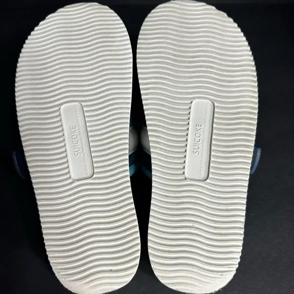 Suikore  size 6 Blue and White Sandals preOwned Exellent condition