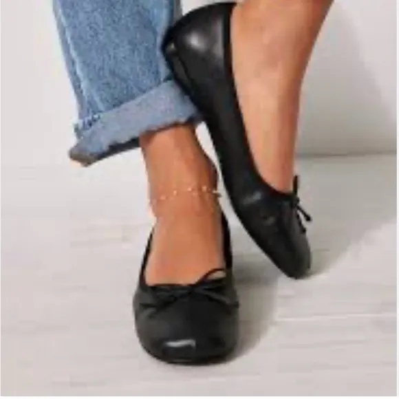 Summit by White Mountain Black Leather BALLERINA Flats size  US 7 women