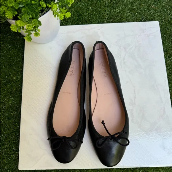 Summit by White Mountain Black Leather BALLERINA Flats size  US 7 women