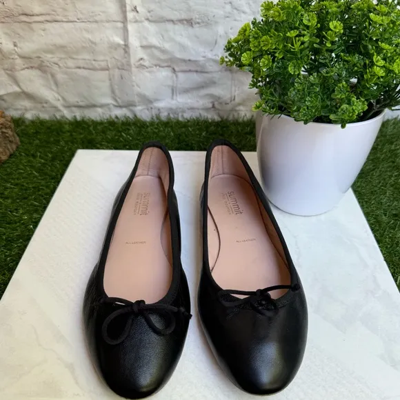 Summit by White Mountain Black Leather BALLERINA Flats size  US 7 women