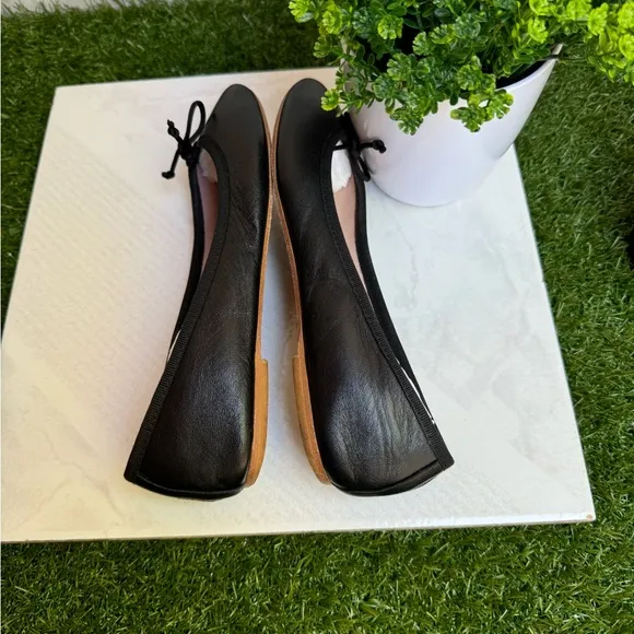 Summit by White Mountain Black Leather BALLERINA Flats size  US 7 women