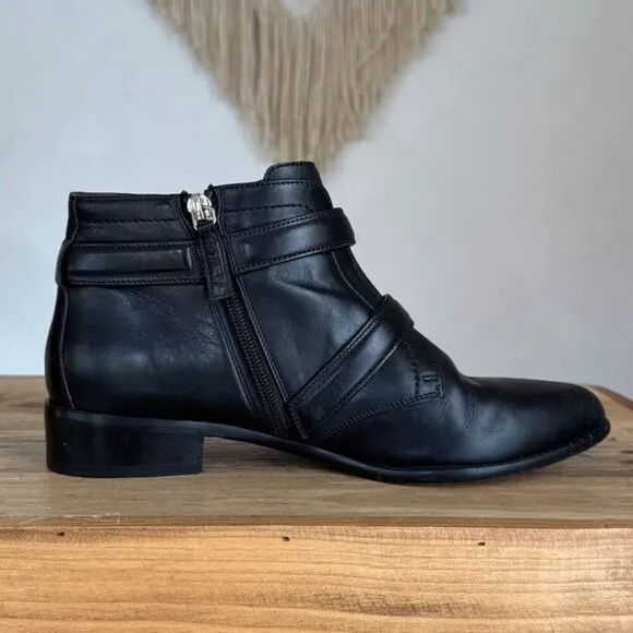 Tabitha Simmons Windle Black Leather Pointy Toe Silver Buckle  Ankle Boot Size 8