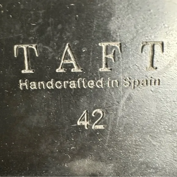 Taft The Livingston Chukka Boots in Grey/Brown. Size 42