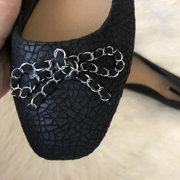 Tahari Women's Black Leather INCA Flats w/ Chain Bow