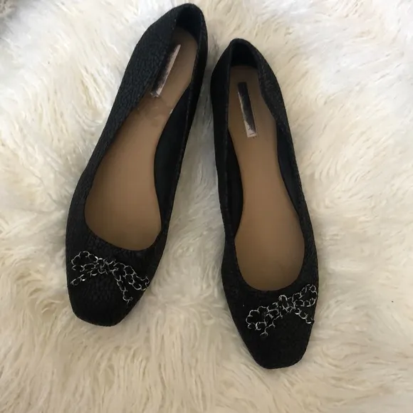 Tahari Women's Black Leather INCA Flats w/ Chain Bow