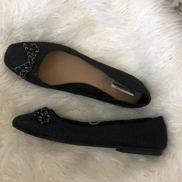 Tahari Women's Black Leather INCA Flats w/ Chain Bow