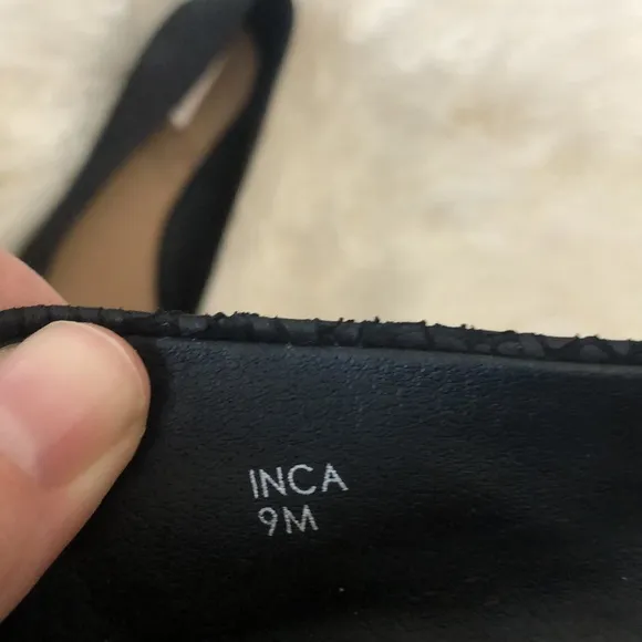Tahari Women's Black Leather INCA Flats w/ Chain Bow
