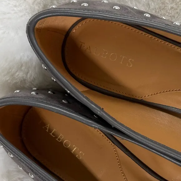 TALBOTS 10.5 11 Blair Studded Suede Ballet Flats in Kendall Grey • Classic Shoes