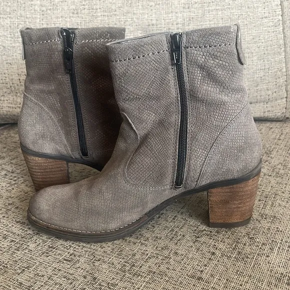 Taos Standout Ankle Boots Size 7- 7.5