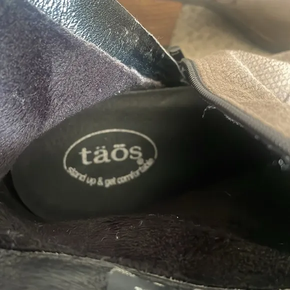 Taos Standout Ankle Boots Size 7- 7.5