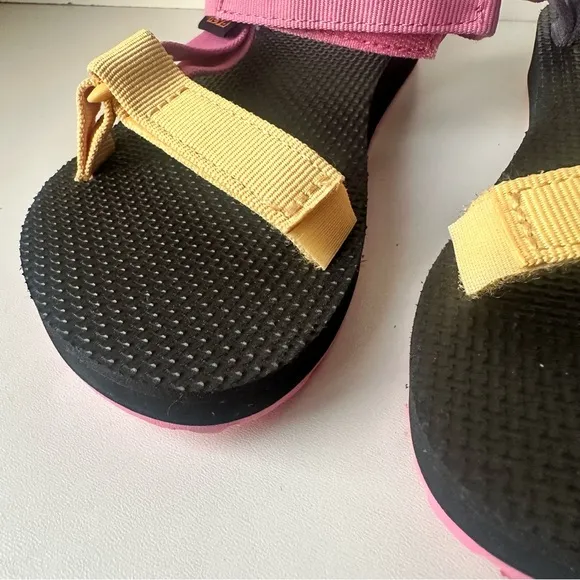 Teva Kids Original Universal Everyday Sandal Light Blue, pink, And Yellow Sz:2