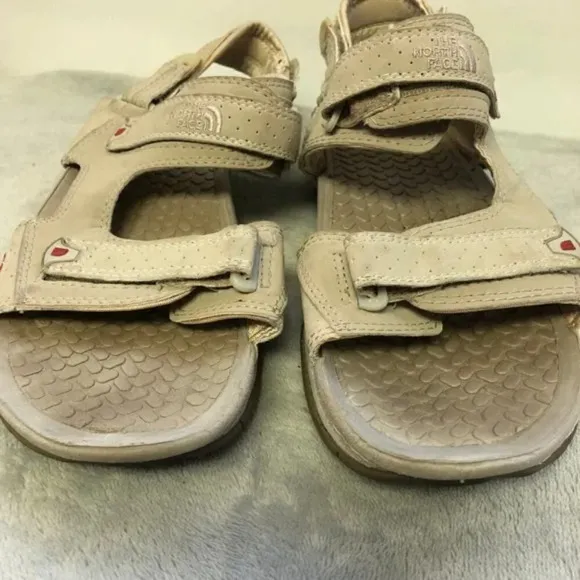 𝅺The North Face Hydro Track Women's Sandals