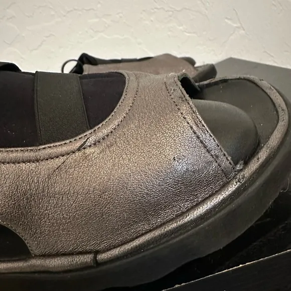 thierry rabotin EU41 US 10 Grey Metallic Leather Shoe Cross-Strap Sandals Women