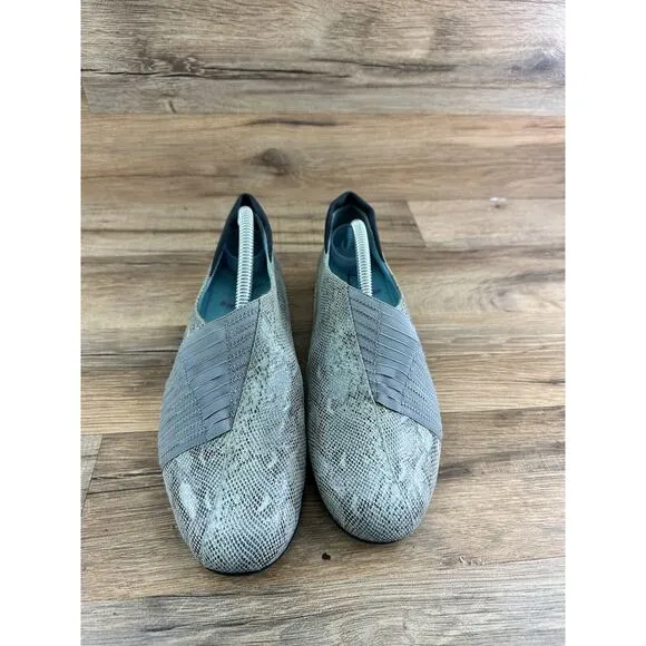 Thierry Rabotin Gray Florida Print Leather Slide On Flat Shoes Women’s 6…