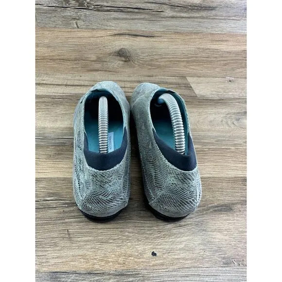 Thierry Rabotin Gray Florida Print Leather Slide On Flat Shoes Women’s 6…