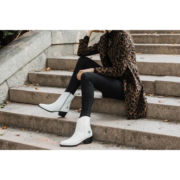 Thursday Boot Sedona Country White Boots Womens Sz 6.5 / 37 Leather Bootie NEW