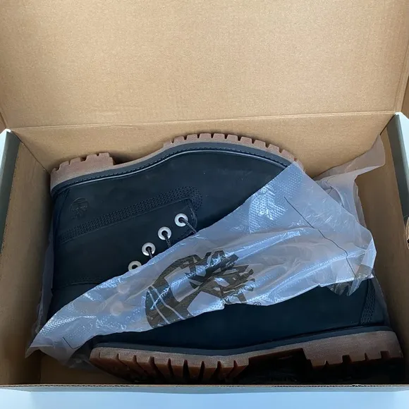 Timberland Women’s Fleece Lined Boots