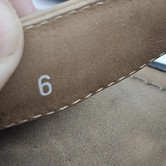 Tod's Beige Leather Heeled Sandals Size 6 Cross strap