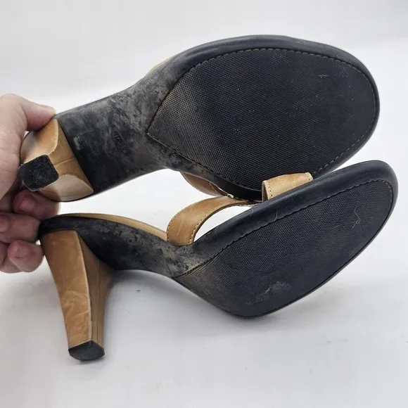 Tod's Beige Leather Heeled Sandals Size 6 Cross strap