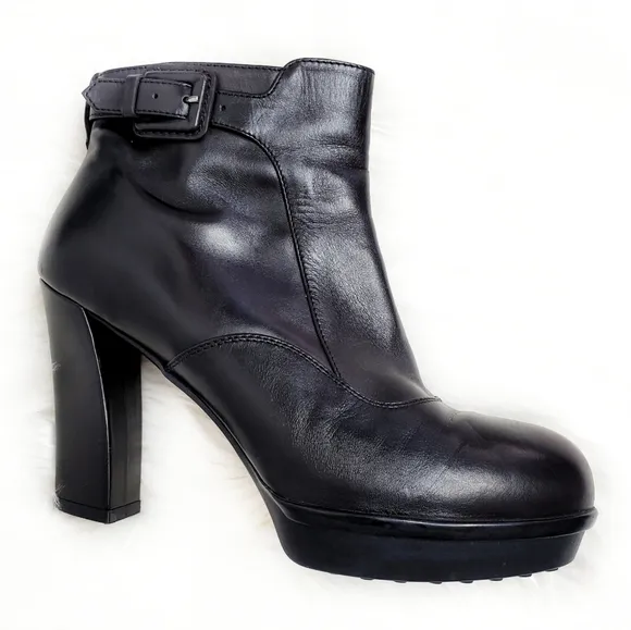 Tod's | Black Leather Buckle Ankle Booties Boots