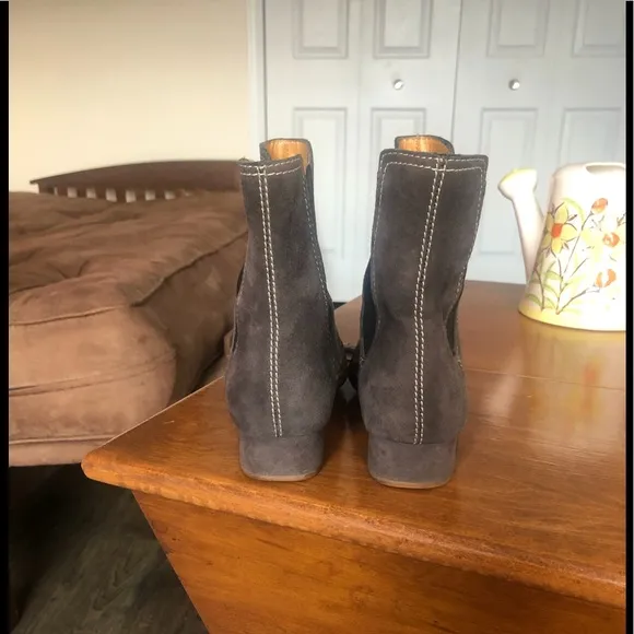 TOD’S brown/black suede low-heeled booties