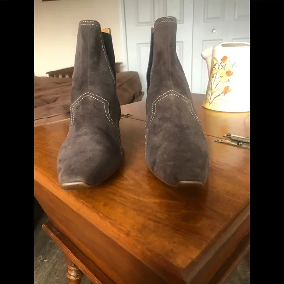 TOD’S brown/black suede low-heeled booties