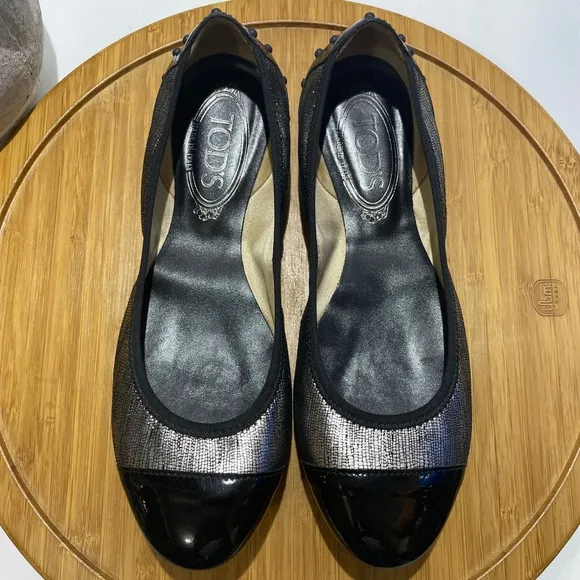 Tod's Leather Cap Toe Ballet Flats Metallic Silver Black Loafer Size 6.5