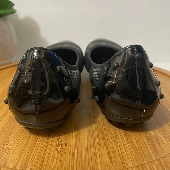 Tod's Leather Cap Toe Ballet Flats Metallic Silver Black Loafer Size 6.5