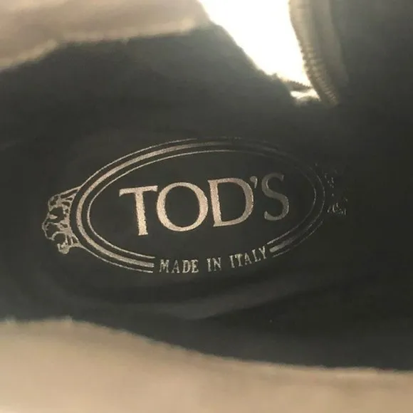 Tod's Patent Ankle Boots Made in Italy - Taupe - EU 37.5