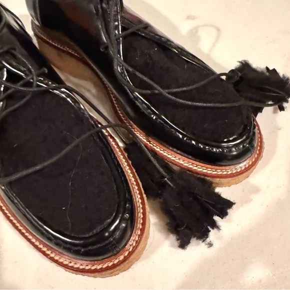 Tod’s Patent Leather Shearling Lace Up Fringe Loafers Black Size 38.5/8.5