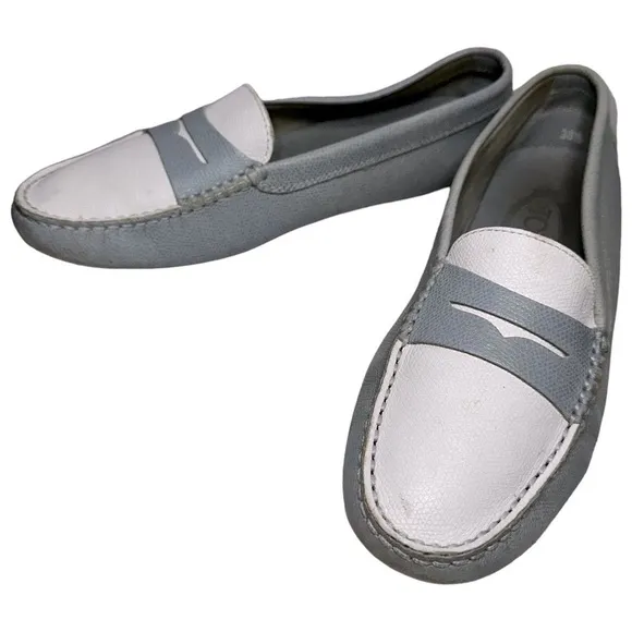 Tod’s Women’s Size 38.5 7.5 Blue White Pebbled Leather Nub Bottom Penny Loafers