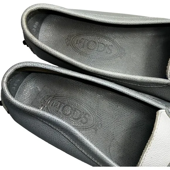 Tod’s Women’s Size 38.5 7.5 Blue White Pebbled Leather Nub Bottom Penny Loafers