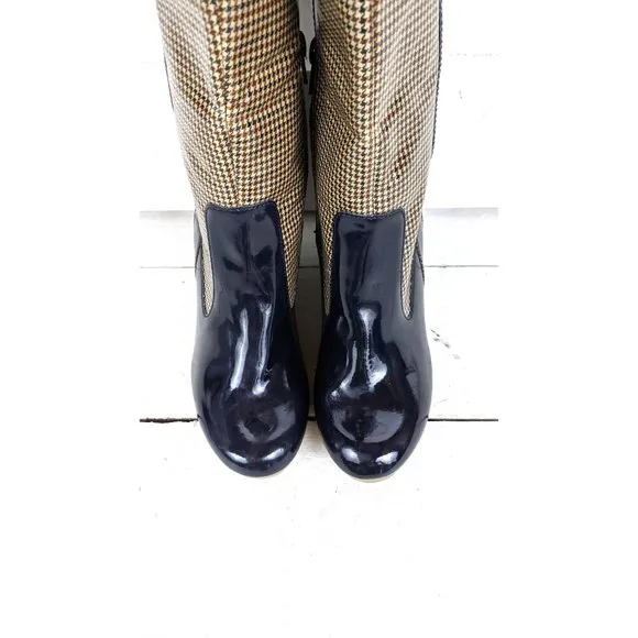 Tommy Hilfiger houndstooth blue patent tall wedge rain boots 8 M