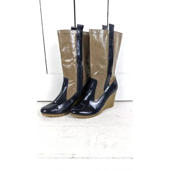 Tommy Hilfiger houndstooth blue patent tall wedge rain boots 8 M