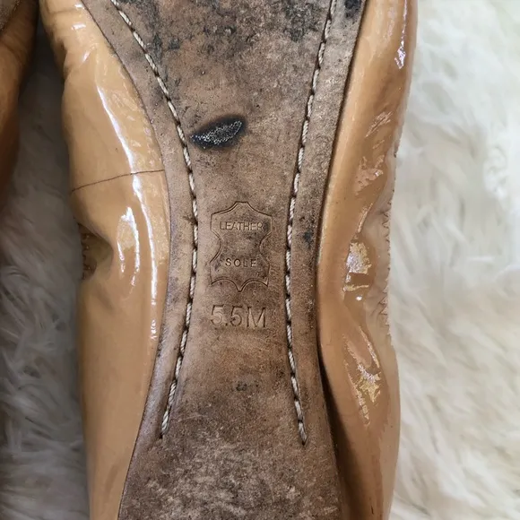 TORY BURCH • Caroline Nude Patent Leather Ballet Flats Stretch Size 5.5