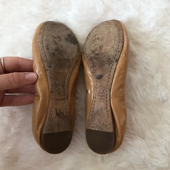 TORY BURCH • Caroline Nude Patent Leather Ballet Flats Stretch Size 5.5