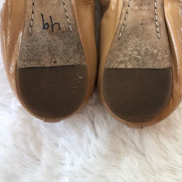 TORY BURCH • Caroline Nude Patent Leather Ballet Flats Stretch Size 5.5