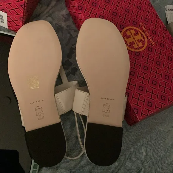 TORY BURCH Eleanor Thong Toe Logo Sandals GOAT LEATHER/Light cream size 8.5