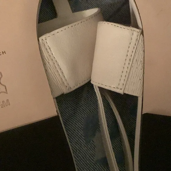 TORY BURCH Eleanor Thong Toe Logo Sandals GOAT LEATHER/Light cream size 8.5